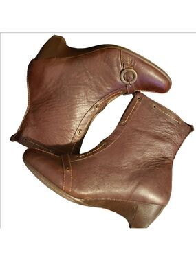 Born Patent Pending hand Crafted Boots